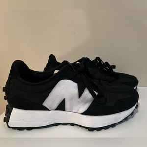 New Balance 327